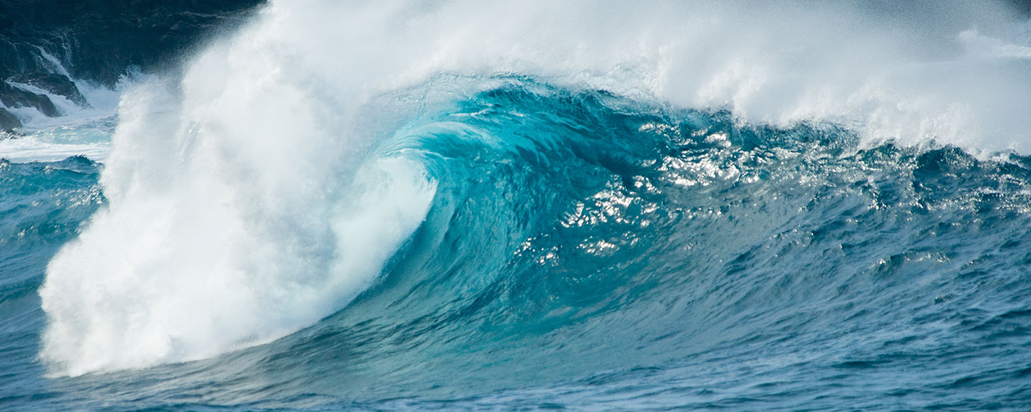 Breaking ocean wave